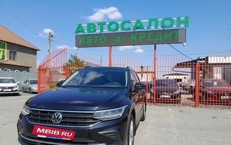 Volkswagen Tiguan II, 2021 год, 2 758 000 рублей, 5 фотография