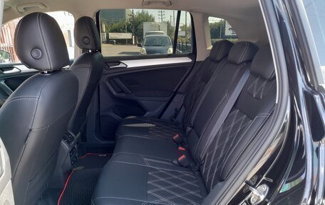 Volkswagen Tiguan II, 2021 год, 2 758 000 рублей, 27 фотография