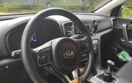 KIA Sportage IV рестайлинг, 2018 год, 1 900 000 рублей, 3 фотография