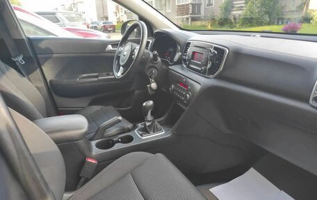 KIA Sportage IV рестайлинг, 2018 год, 1 900 000 рублей, 6 фотография