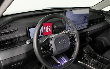 Toyota RAV4, 2026 год, 4 690 000 рублей, 15 фотография