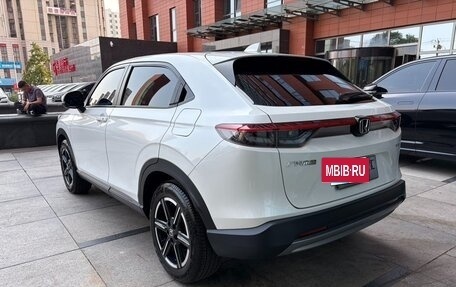 Honda Vezel, 2023 год, 1 800 000 рублей, 4 фотография