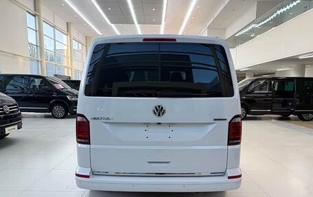 Volkswagen Multivan T6 рестайлинг, 2019 год, 6 900 000 рублей, 5 фотография