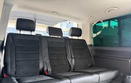 Volkswagen Multivan T6 рестайлинг, 2019 год, 6 900 000 рублей, 19 фотография