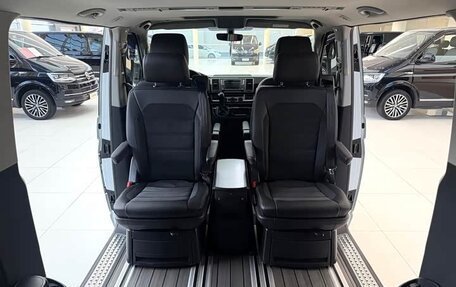 Volkswagen Multivan T6 рестайлинг, 2019 год, 6 900 000 рублей, 16 фотография
