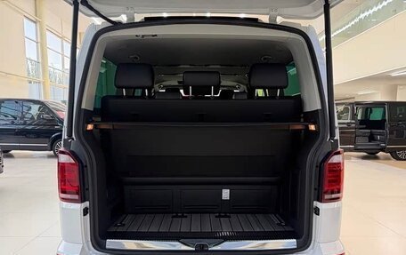 Volkswagen Multivan T6 рестайлинг, 2019 год, 6 900 000 рублей, 21 фотография