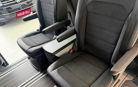 Volkswagen Multivan T6 рестайлинг, 2019 год, 6 900 000 рублей, 13 фотография