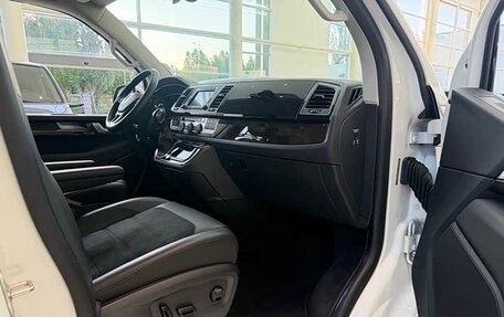 Volkswagen Multivan T6 рестайлинг, 2019 год, 6 900 000 рублей, 10 фотография
