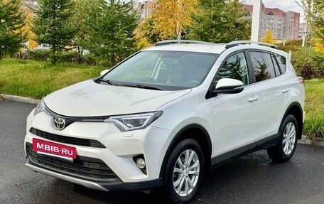 Toyota RAV4, 2018 год, 2 890 000 рублей, 7 фотография