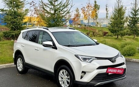 Toyota RAV4, 2018 год, 2 890 000 рублей, 2 фотография