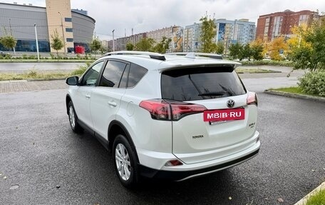 Toyota RAV4, 2018 год, 2 890 000 рублей, 4 фотография