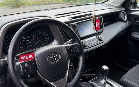 Toyota RAV4, 2018 год, 2 890 000 рублей, 8 фотография