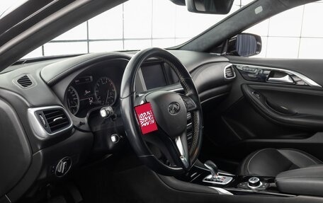 Infiniti QX30, 2018 год, 2 490 000 рублей, 10 фотография