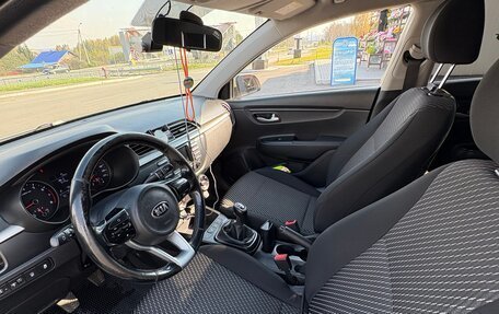 KIA Rio IV, 2018 год, 1 050 000 рублей, 5 фотография