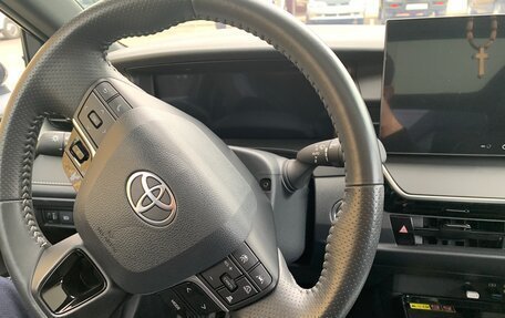 Toyota Camry, 2024 год, 3 950 000 рублей, 2 фотография