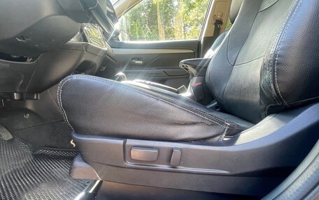 Mitsubishi Outlander III рестайлинг 3, 2014 год, 1 300 000 рублей, 23 фотография