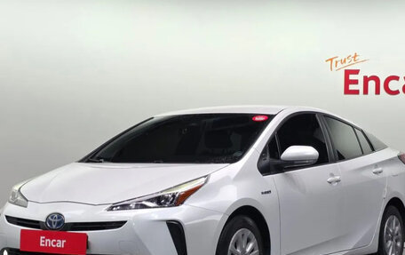 Toyota Prius IV XW50, 2022 год, 2 857 000 рублей, 1 фотография