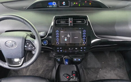 Toyota Prius IV XW50, 2022 год, 2 857 000 рублей, 9 фотография