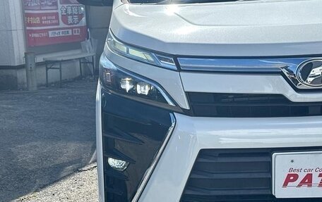 Toyota Voxy III, 2018 год, 2 250 000 рублей, 17 фотография