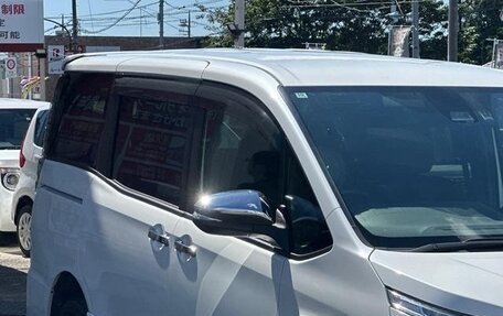 Toyota Voxy III, 2018 год, 2 250 000 рублей, 32 фотография