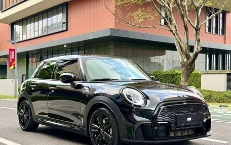 MINI Hatch, 2023 год, 2 290 000 рублей, 2 фотография
