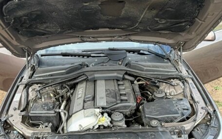 BMW 5 серия, 2004 год, 1 200 000 рублей, 10 фотография