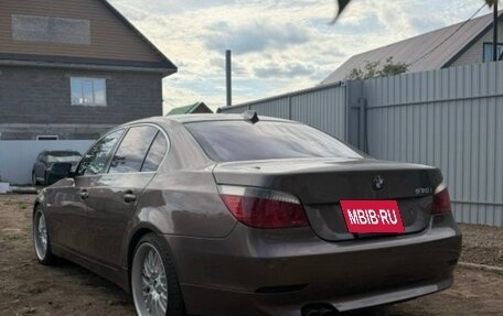 BMW 5 серия, 2004 год, 1 200 000 рублей, 13 фотография