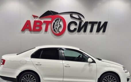 Volkswagen Jetta VI, 2010 год, 661 000 рублей, 8 фотография