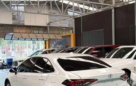 Toyota Corolla, 2022 год, 1 290 000 рублей, 5 фотография
