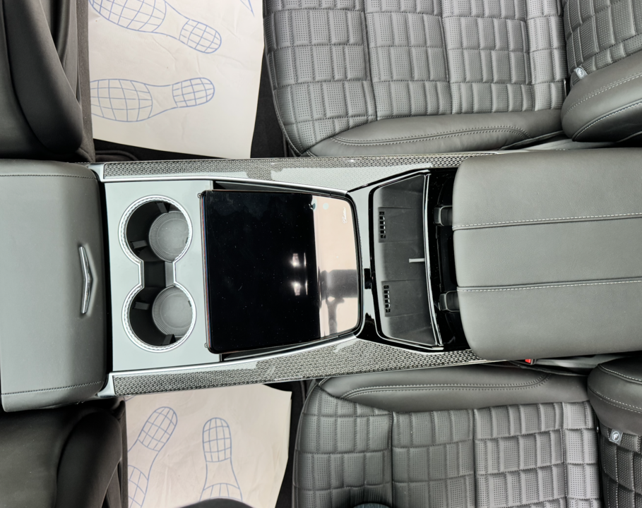 Cadillac Escalade V, 2026 год, 30 000 000 рублей, 6 фотография