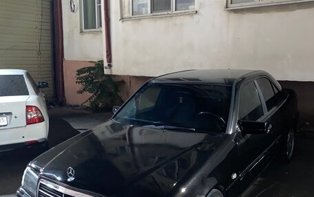 Mercedes-Benz C-Класс, 1998 год, 470 000 рублей, 1 фотография