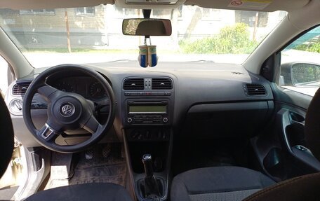 Volkswagen Polo VI (EU Market), 2011 год, 450 000 рублей, 4 фотография