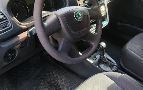 Skoda Fabia II, 2011 год, 380 000 рублей, 7 фотография