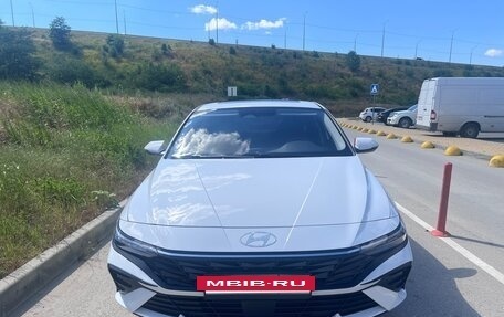 Hyundai Elantra, 2023 год, 1 950 000 рублей, 4 фотография