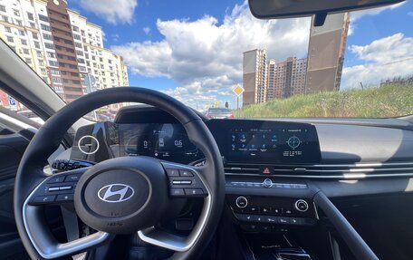 Hyundai Elantra, 2023 год, 1 950 000 рублей, 5 фотография