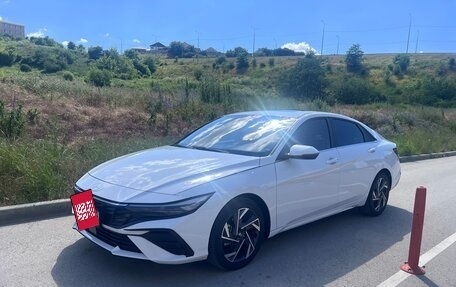 Hyundai Elantra, 2023 год, 1 950 000 рублей, 6 фотография