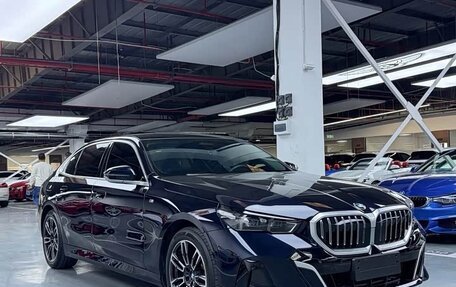 BMW 5 серия, 2025 год, 5 900 757 рублей, 3 фотография