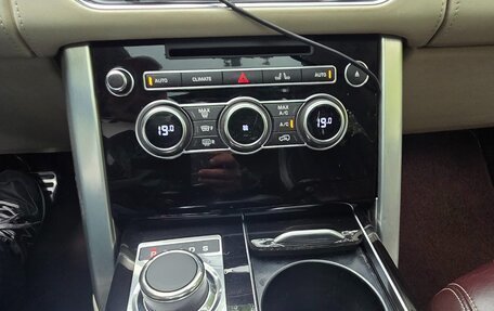 Land Rover Range Rover IV рестайлинг, 2015 год, 4 200 000 рублей, 23 фотография