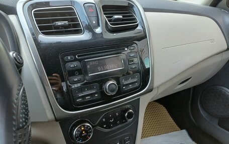 Renault Logan II, 2015 год, 600 000 рублей, 8 фотография