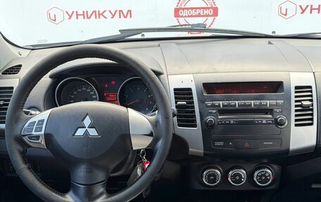 Mitsubishi Outlander III рестайлинг 3, 2010 год, 1 049 000 рублей, 32 фотография