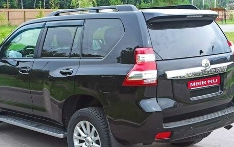 Toyota Land Cruiser Prado 150 рестайлинг 2, 2015 год, 4 100 000 рублей, 5 фотография