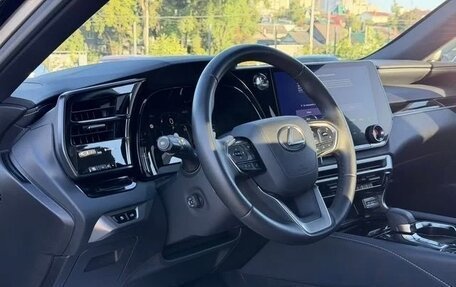 Lexus RX IV рестайлинг, 2025 год, 7 500 000 рублей, 9 фотография