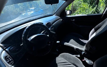 Ford Focus IV, 2002 год, 310 000 рублей, 17 фотография