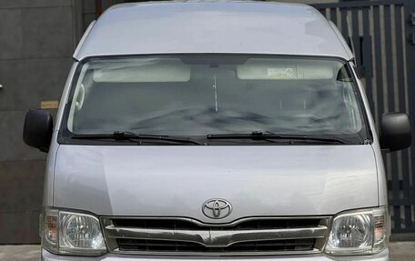 Toyota HiAce H200, 2011 год, 1 420 000 рублей, 4 фотография