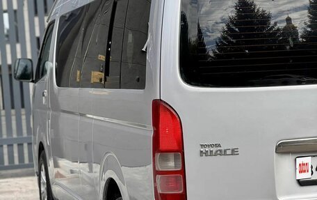 Toyota HiAce H200, 2011 год, 1 420 000 рублей, 8 фотография