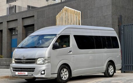 Toyota HiAce H200, 2011 год, 1 420 000 рублей, 6 фотография