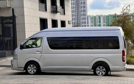 Toyota HiAce H200, 2011 год, 1 420 000 рублей, 10 фотография