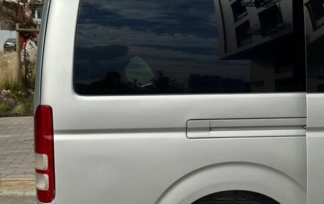 Toyota HiAce H200, 2011 год, 1 420 000 рублей, 13 фотография