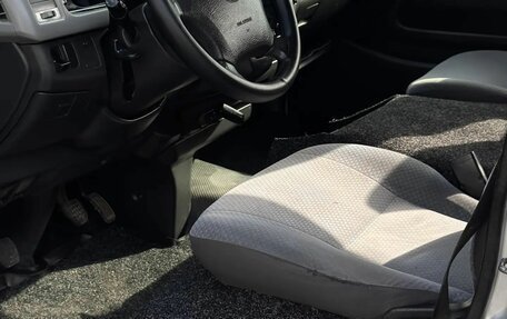 Toyota HiAce H200, 2011 год, 1 420 000 рублей, 15 фотография