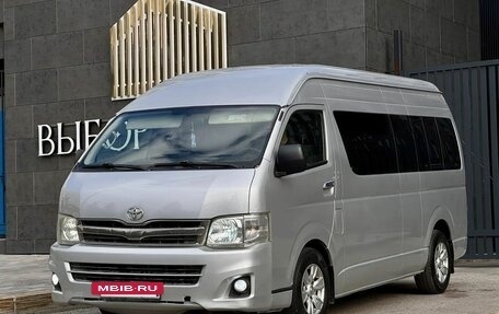 Toyota HiAce H200, 2011 год, 1 420 000 рублей, 5 фотография